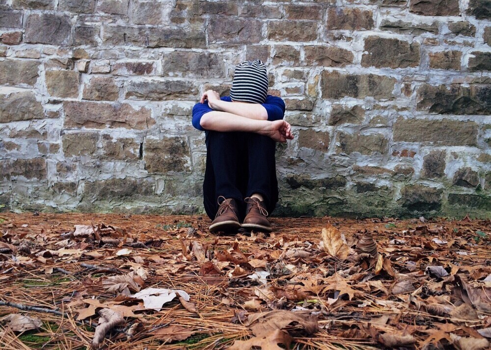 image of a girl experiencing a life of loneliness 